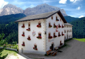 Гостиница Appartamenti Maierhof  Валле Ди Кадоре